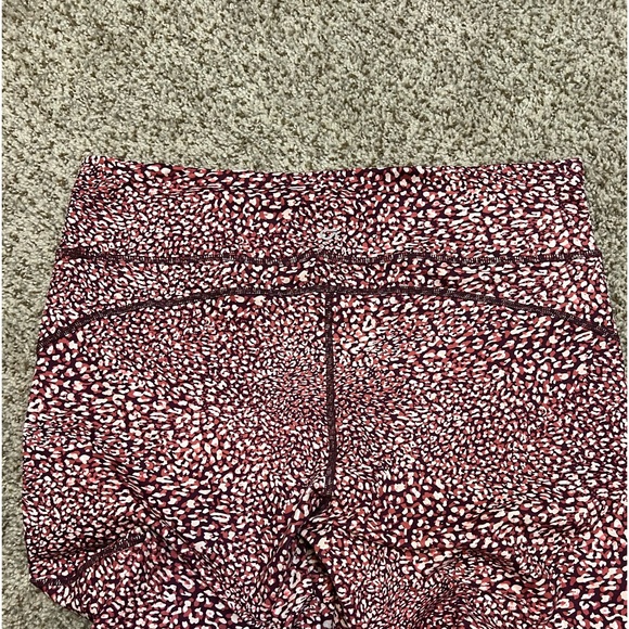 GAP Fit Capri Leggings Mini Cheetah Print Large - Picture 2 of 8